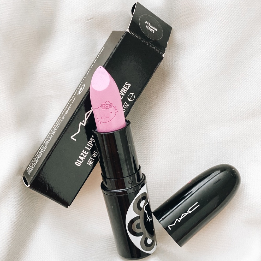 MAC HELLO KITTY “Fashion Mews” LIPSTICK